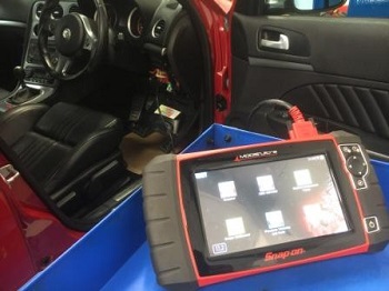Autosolutions All Make Diagnostic Using The SnapOn Modis Ultra